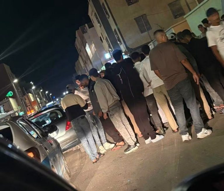 الداخلة.. شاحنة «رموك» تدهس عدداً من المارة وتخلف مصابين وسط حالة من الهلع