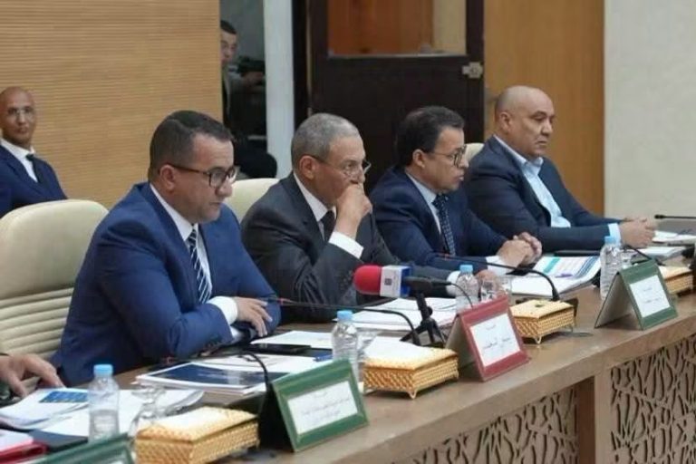 مجلس مجموعة جماعات جهة العيون للتوزيع يستهل دورته بالترحم على روح عمار الدبدا